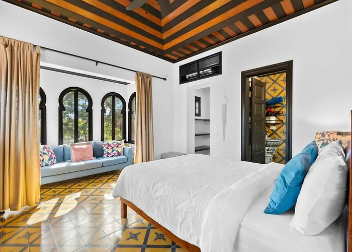 Villa Private Pool Walking Distance To The *