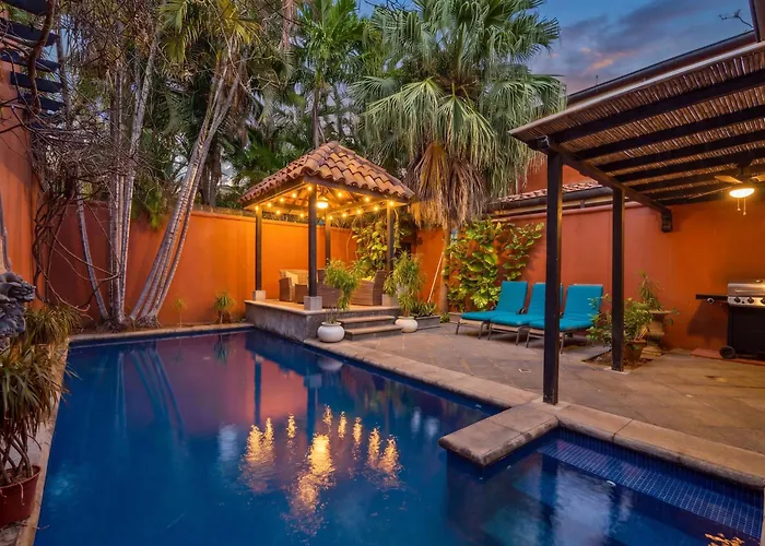 Private Pool Walking Distance To The Villa