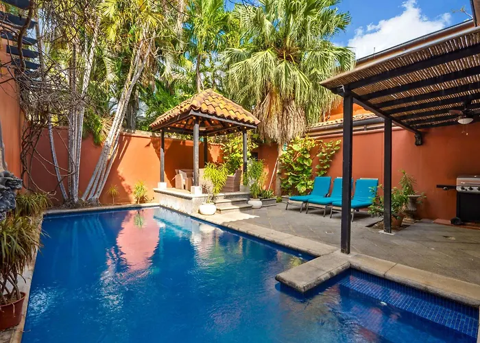 Private Pool Walking Distance To The *