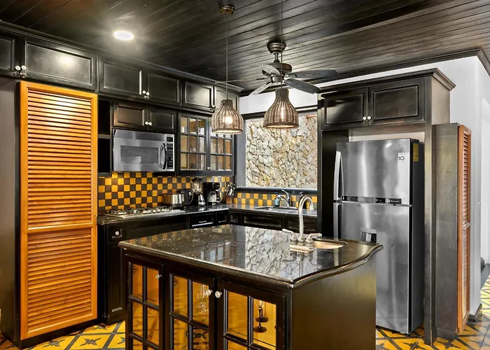 Villa Private Pool Walking Distance To The