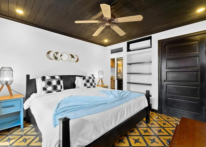 Villa Private Pool Walking Distance To The